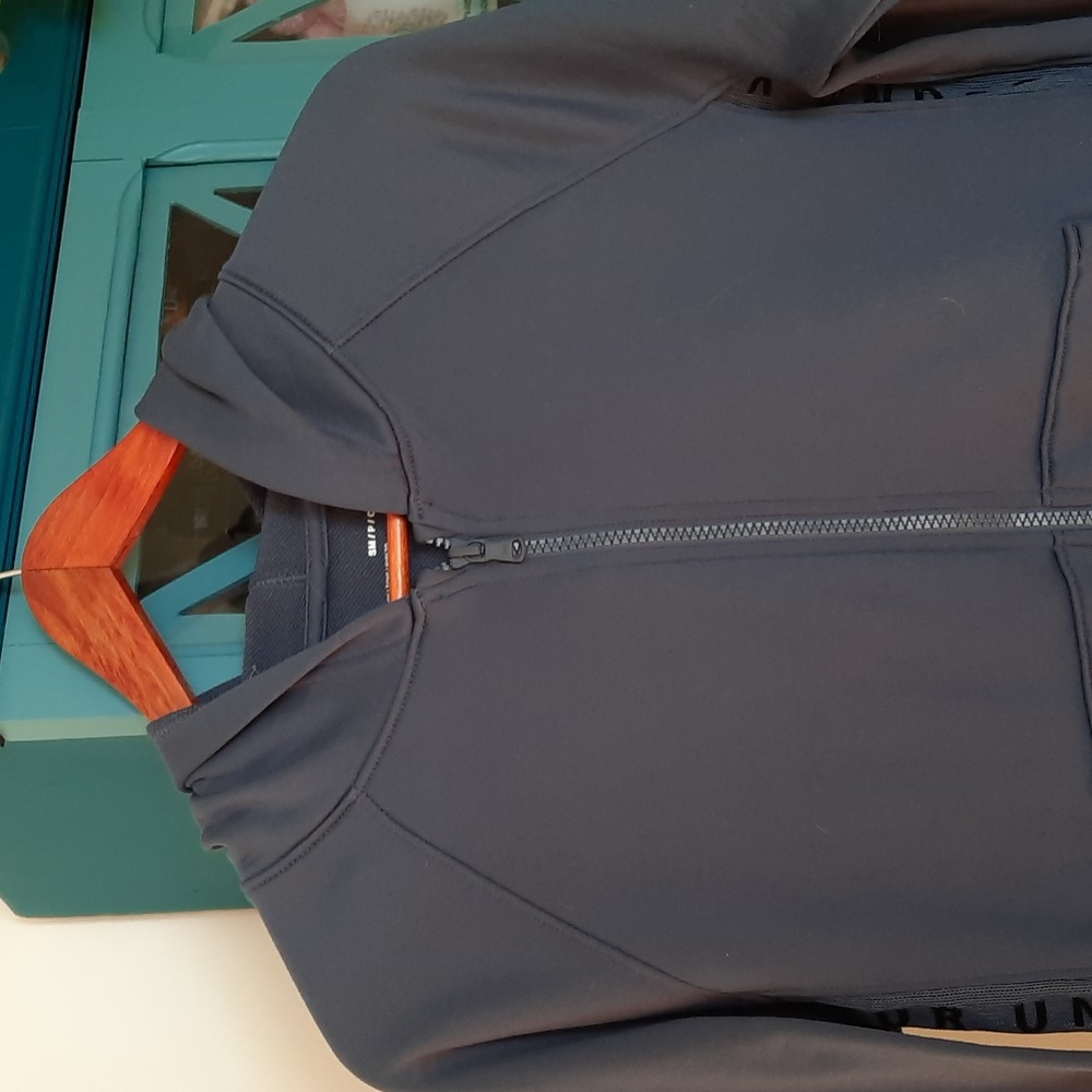 Woman's performance jacket - Picture 3 of 6